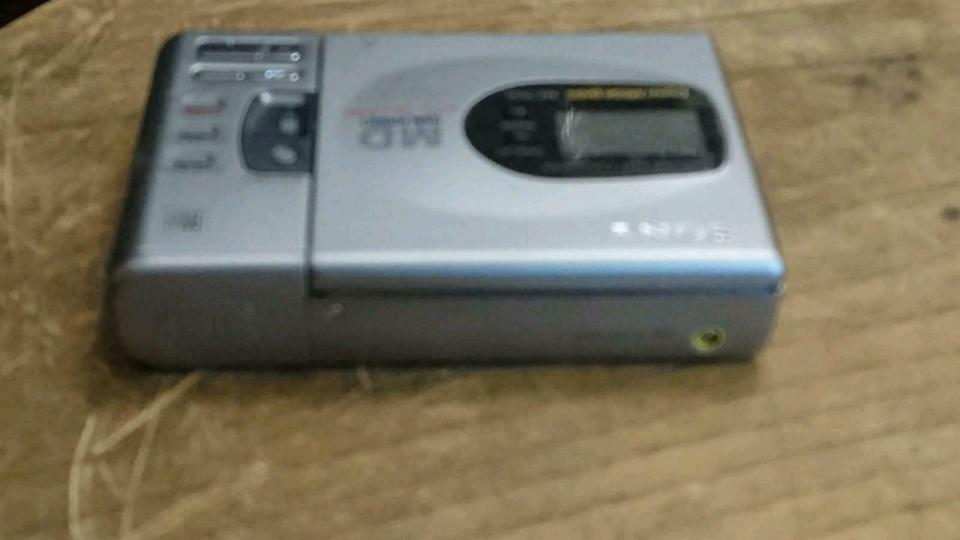 SONY MZ-R35 portable Minidisc-Recorder mit Original-Adapter