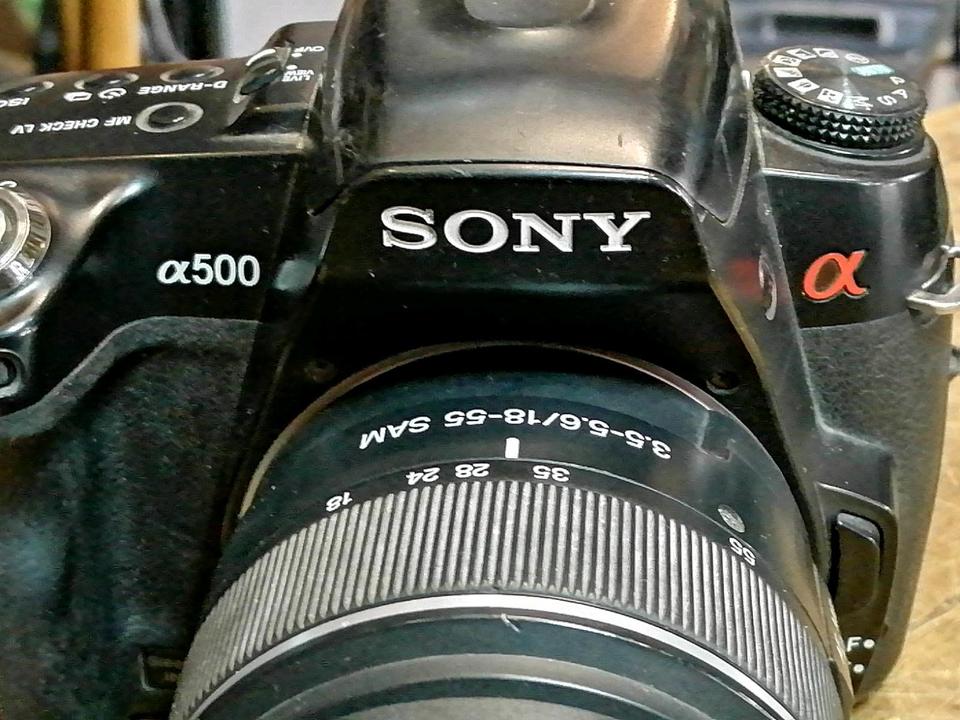 SONY ALPHA 500 Digitalkamera + SONY DT Objektiv + Zubehör!!