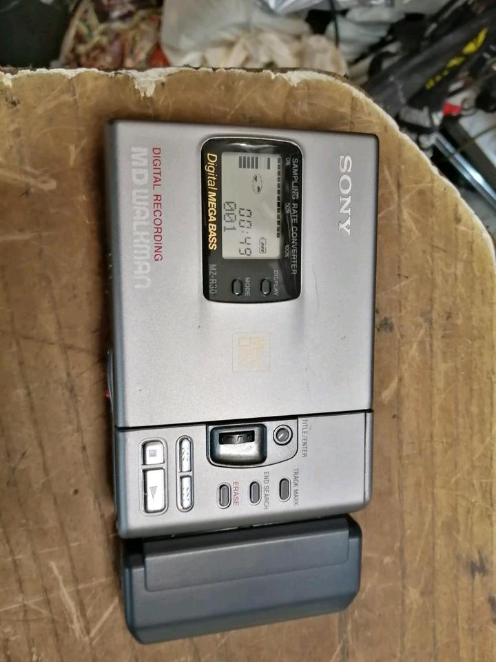 SONY MZ-R30, portabler Mini-Disc Recorder, OHNE Adapter!!