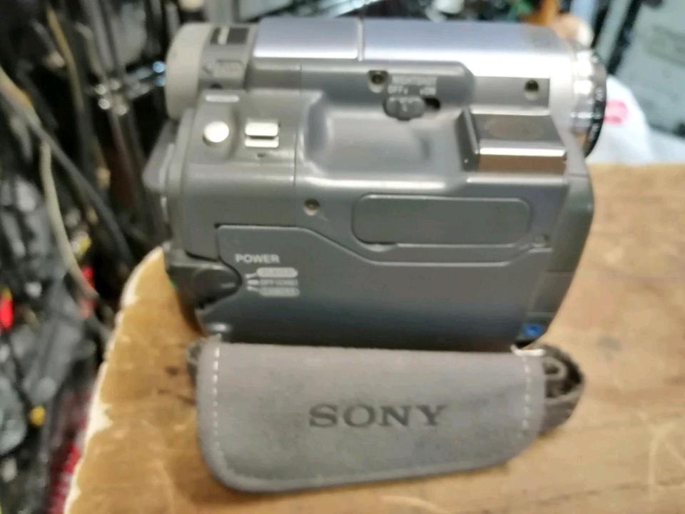 SONY DCR-TRV14E, MiniDV-Videocamera mit Zubehör!!!