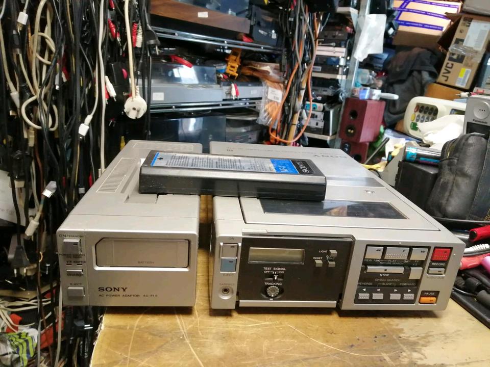 SONY BETAMAX SL-F1E, Videocassettenrecorder + SONY Netzteil!!!
