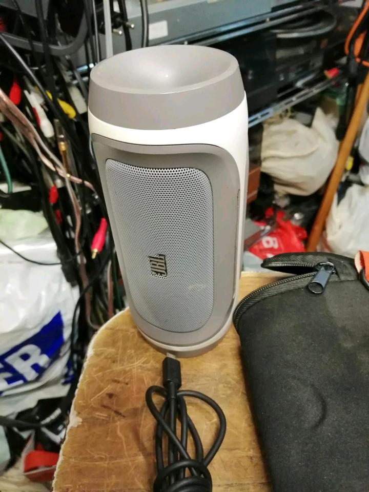 JBL IC:6132A-JBL CHARGE, Bluetooth-Lautsprecher, guter Zustand!!!
