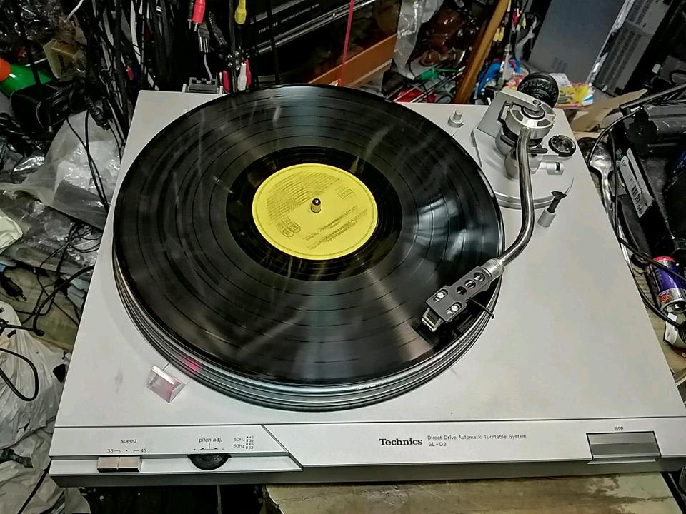 TECHNICS SL-D2 Plattenspieler, mit NEUER Nadel!!