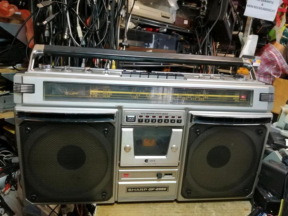 SHARP GF-8585H, Radio-Cassetten-Recorder, etwas DEFEKT!!!