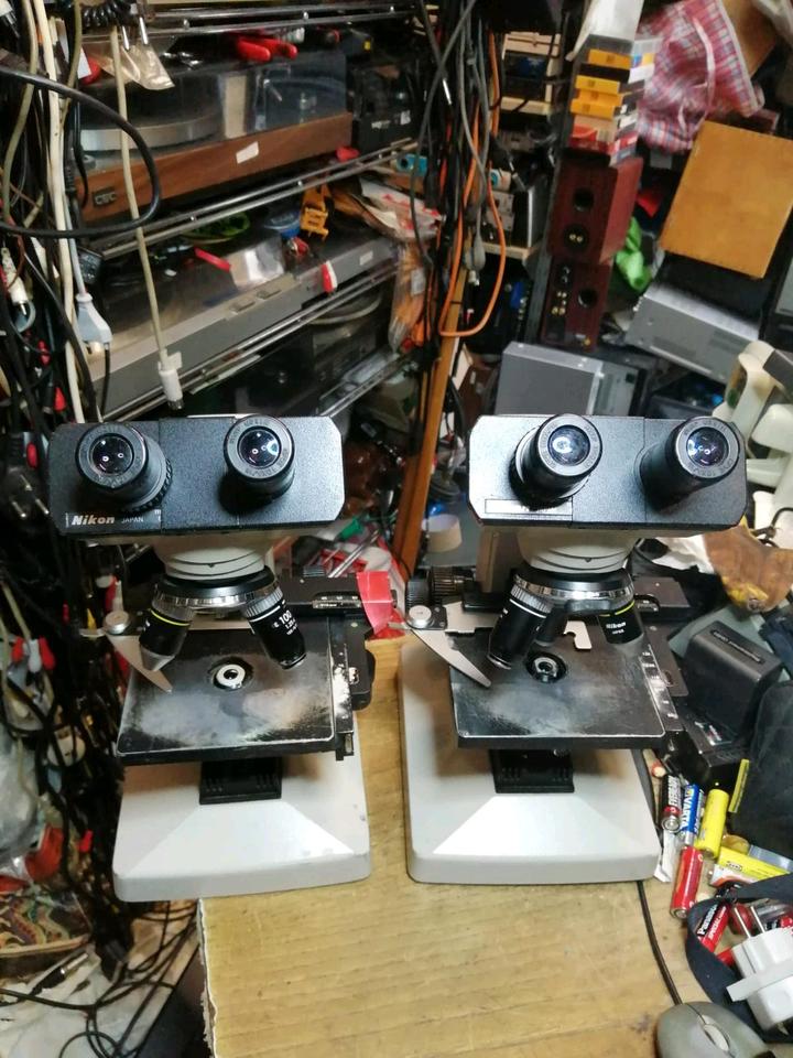 2 NIKON MIKROSKOPE, 1 Mikroskop ist etwas DEFEKT!!
