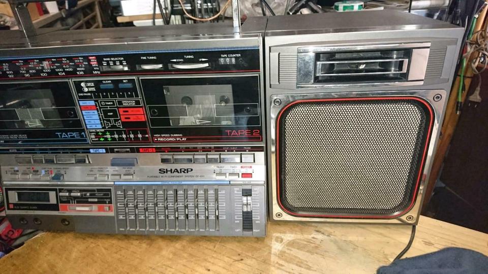 SHARP GF-800Z(D), Doppel-Radiocassetten-Recorder, etwas DEFEKT!