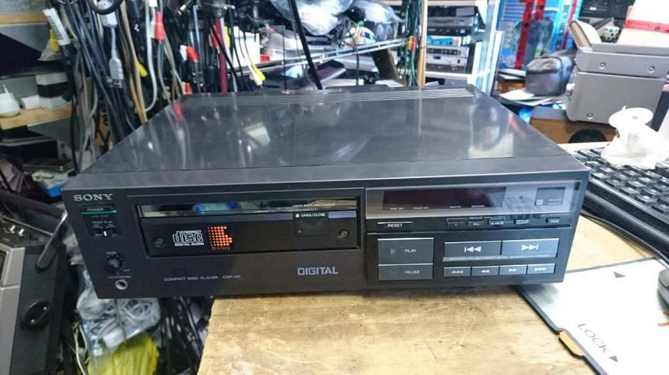 SONY CDP-101, CD-PLAYER mit Fernbedienung, DEFEKT!!