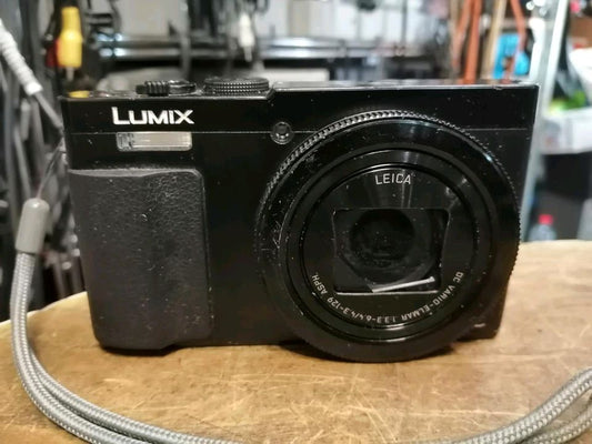 PANASONIC LUMIX DMC-TZ71, Digital-Kamera mit Zubehör!