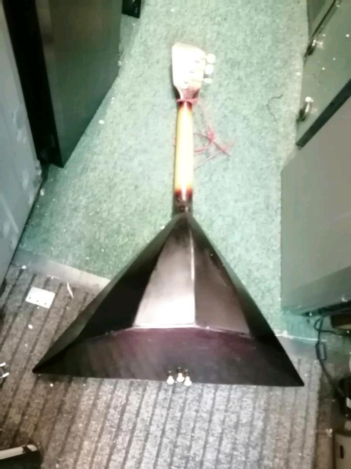RUSSISCHE BALALAIKA, Baujahr: 1982, 3 Saiten, guter Zustand!!!