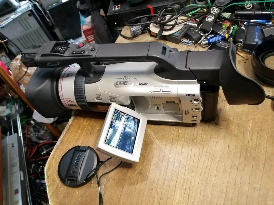 CANON XM2 3CCD Digital Video Camcorder + VL-10Li, mit Zubehör!!!
