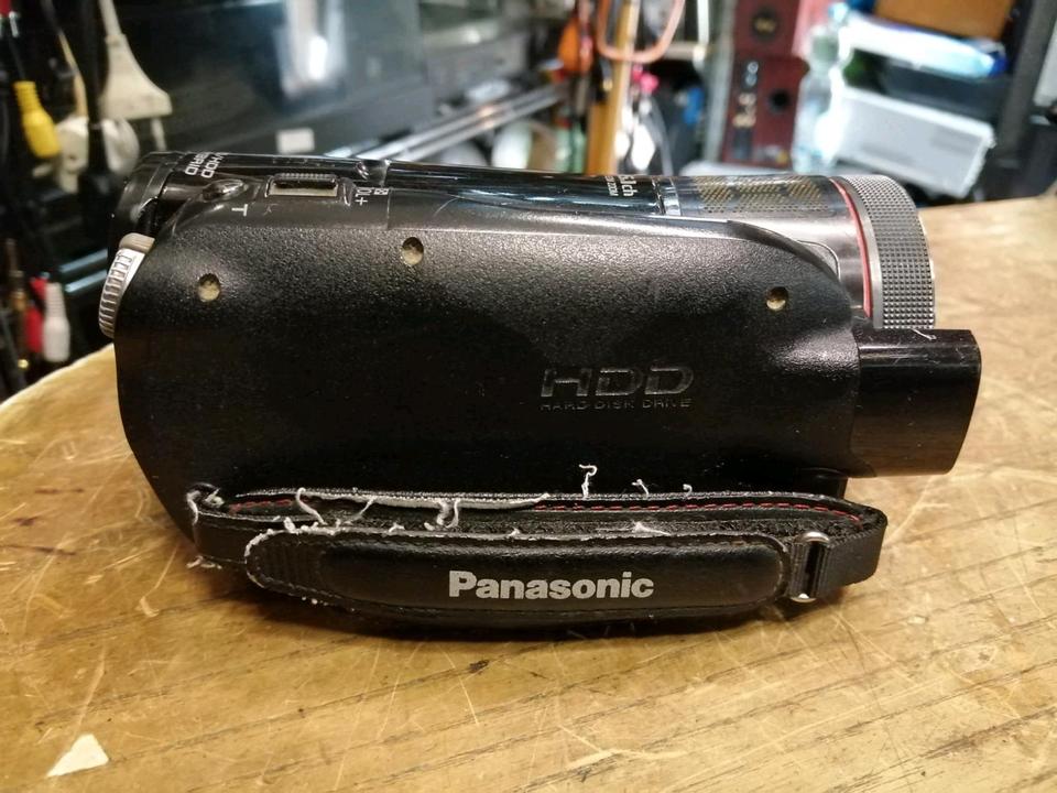 PANASONIC HDC-HS300, Videocamera OHNE Speicherkarte!!!