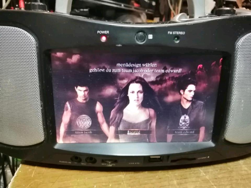 NAXA DVD-Video 2240 (Radio/DVD/CD), etwas DEFEKT!!