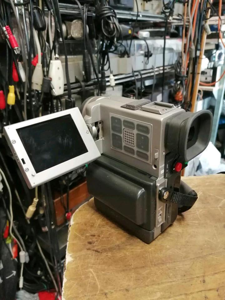 SONY DCR-PC7E, MiniDV-Videocamera mit Zubehör!!