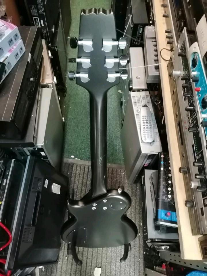 E-Gitarre "ARIA", guter Zustand, 1 Saite fehlt!!