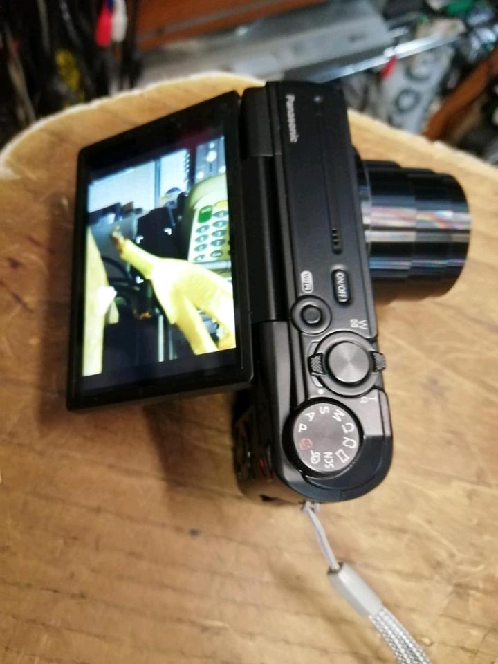 PANASONIC DMC-TZ58, Digital-Kamera mit Zubehör, OHNE Speicherkar!