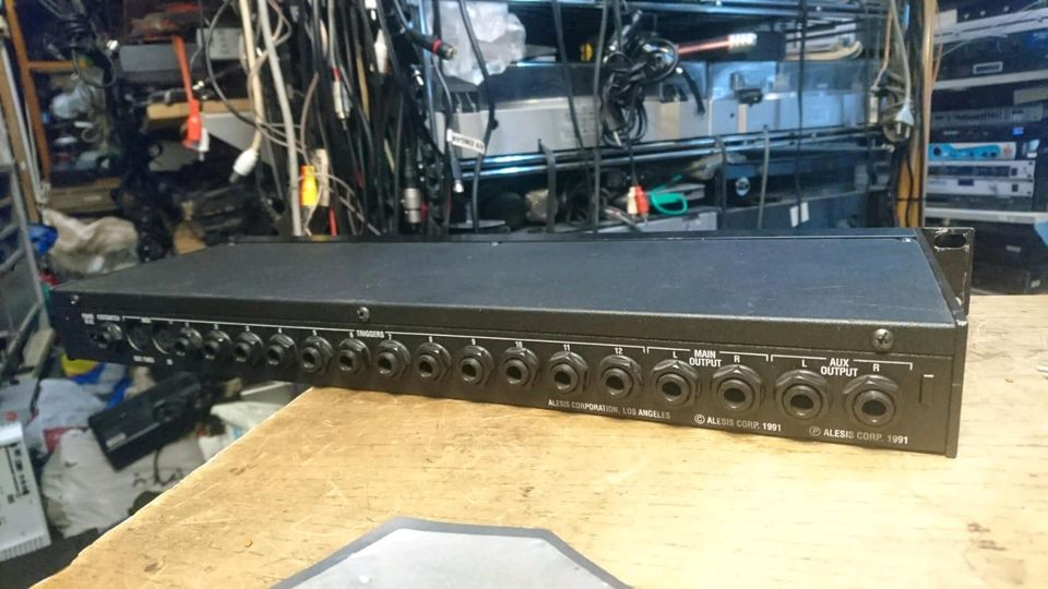 ALESIS D4, 16 BIT DRUM MODULE, mit Universal-Adapter!!