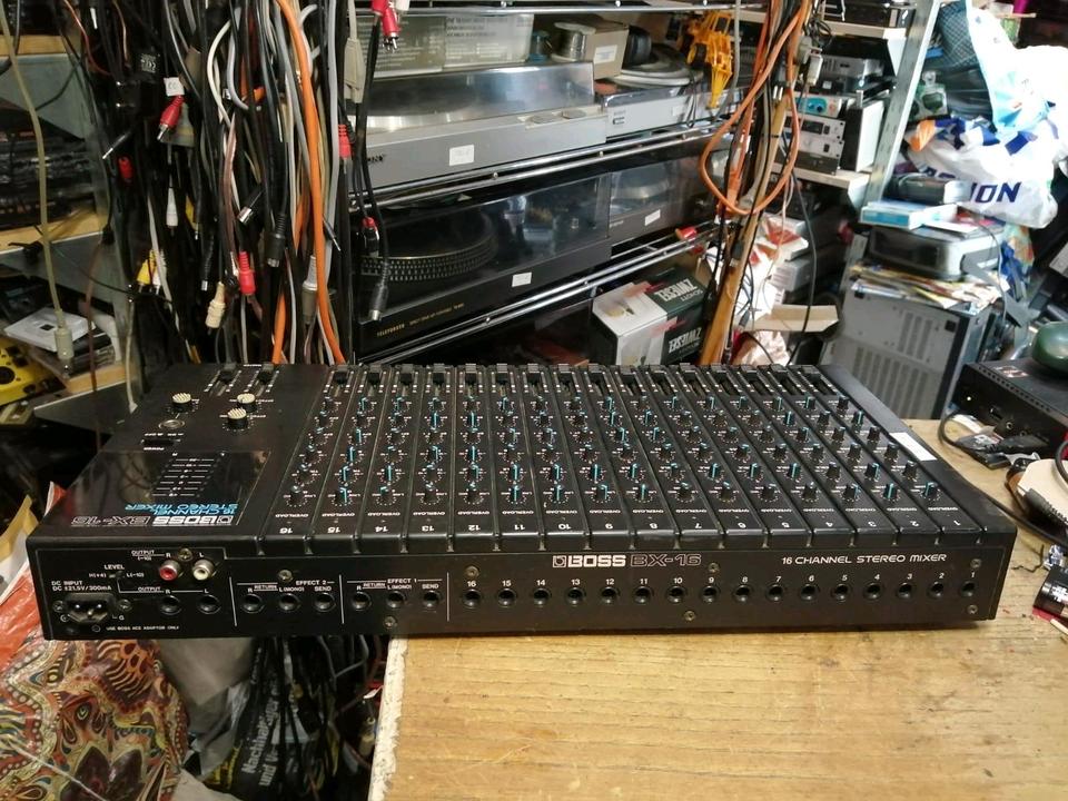 BOSS BX-16, 16 Channel Stereo Mixer mit Original-Adapter!!