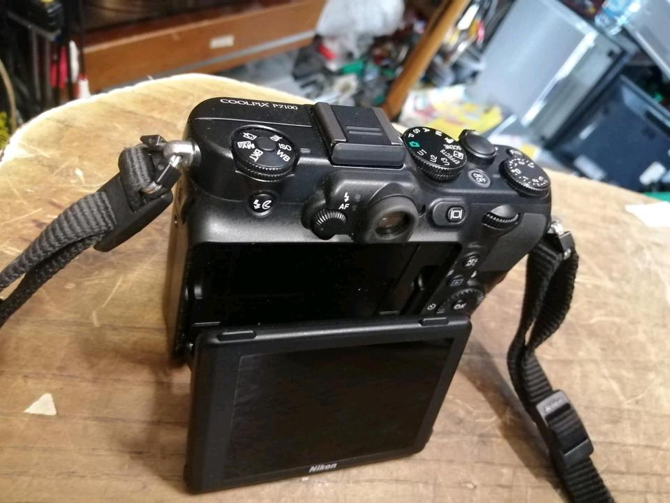 NIKON COOLPIX P7100, Digital-Kamera mit Zubehör!!
