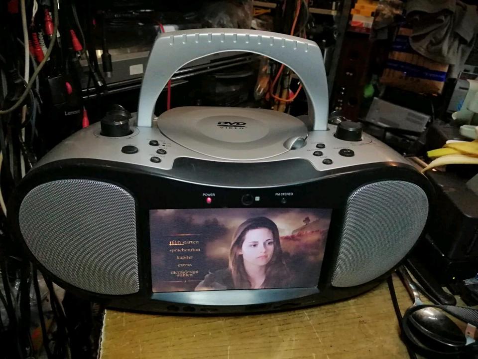 NAXA DVD-Video 2240 (Radio/DVD/CD), etwas DEFEKT!!