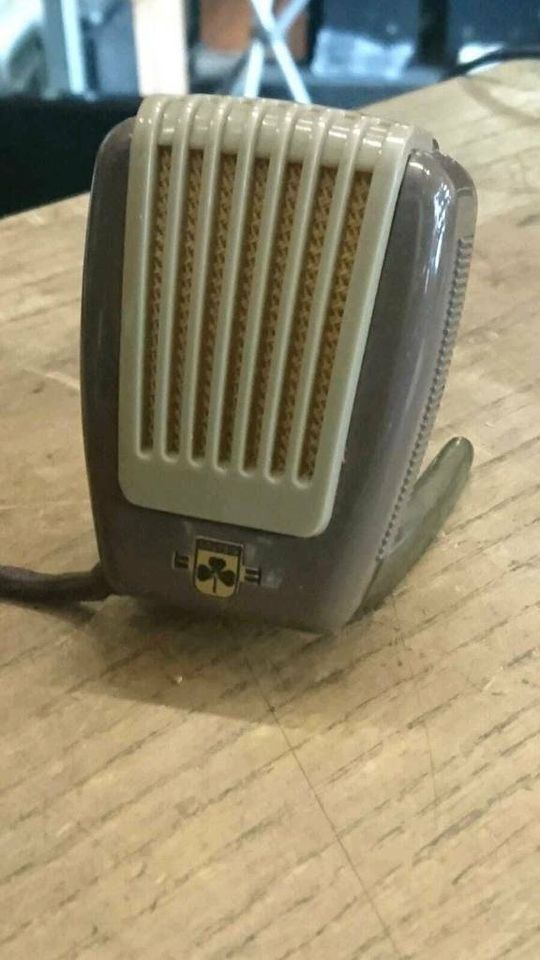 GRUNDIG GDM 10, dynamisches Mikrofon, Kabel mit alten Stecker