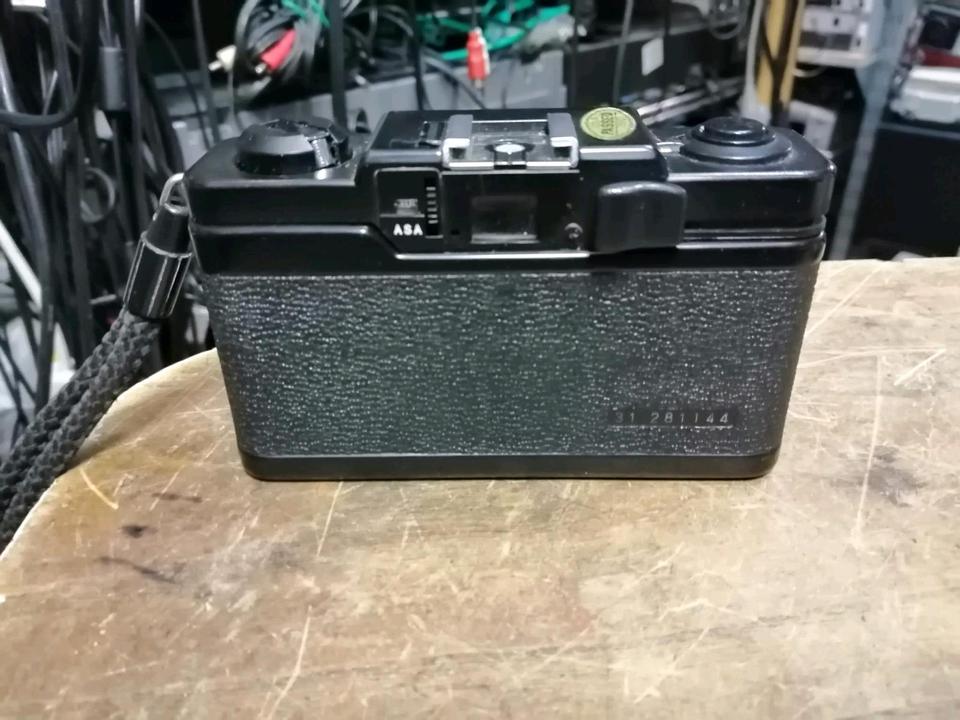 RICOH FF-1 Color Rikenon, Analog-Kamera mit 2 NEUEN Batterien!!