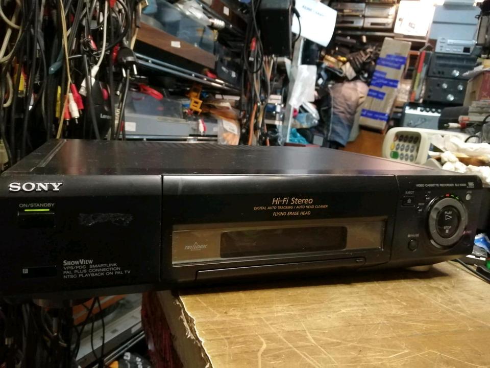 SONY SLV-E920VC2, Videocassettenrecorder (VHS) guter Zustand!!