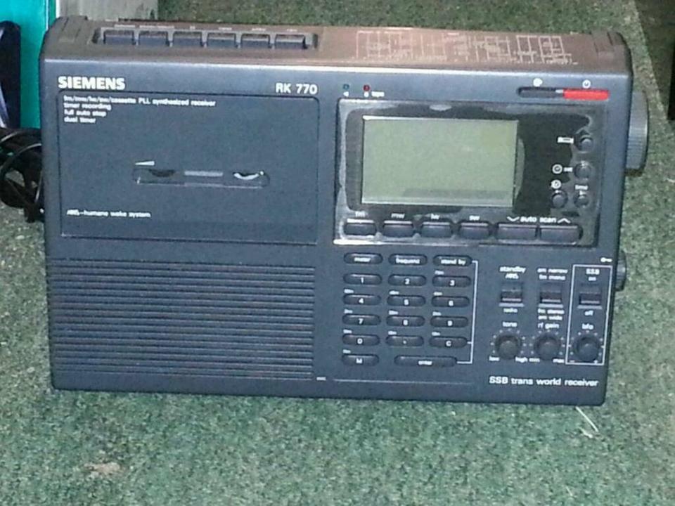 SIEMENS RK-770 G6 II; Radio-Cassetten-Recorder, etwas DEFEKT!