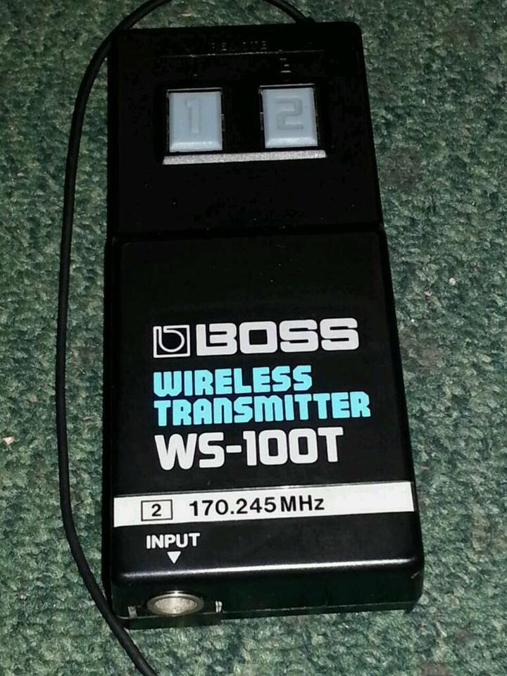 BOSS wireless System WS-100 und BOSS Transmitter WS-100 T