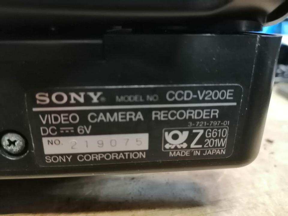 SONY CCD-V200E, Videocamera Video 8 mit Original-Akku!!!