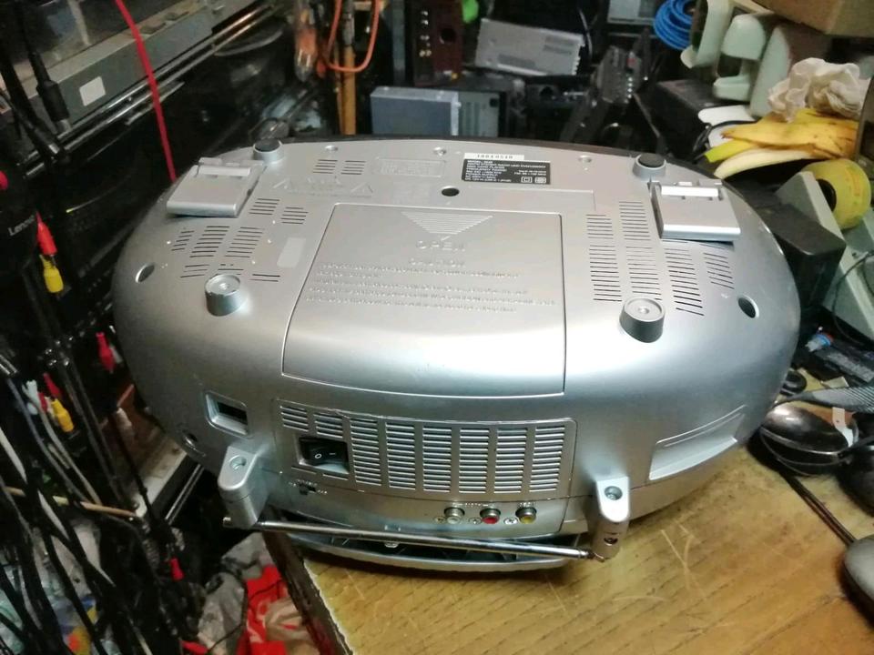 NAXA DVD-Video 2240 (Radio/DVD/CD), etwas DEFEKT!!