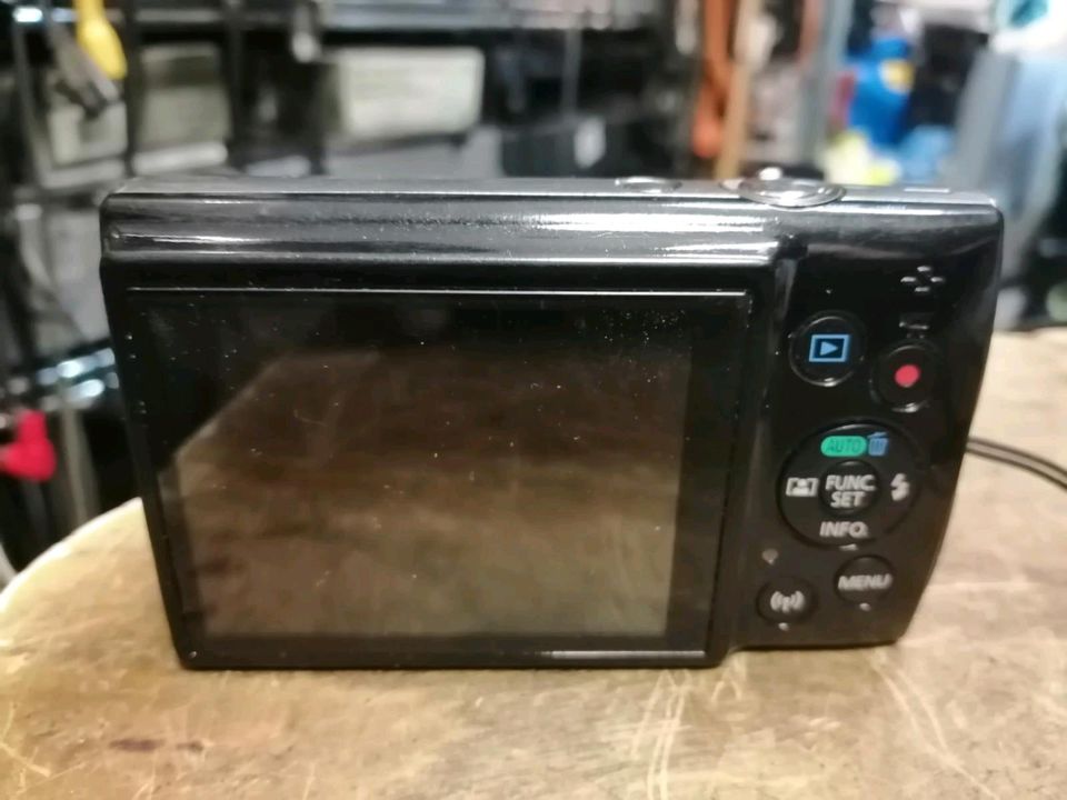 CANON IXUS 180, Digital-Kamera mit Zubehör!!!!