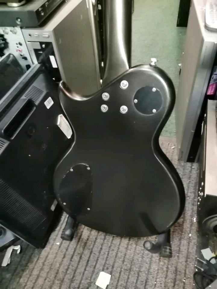 E-Gitarre "ARIA", guter Zustand, 1 Saite fehlt!!