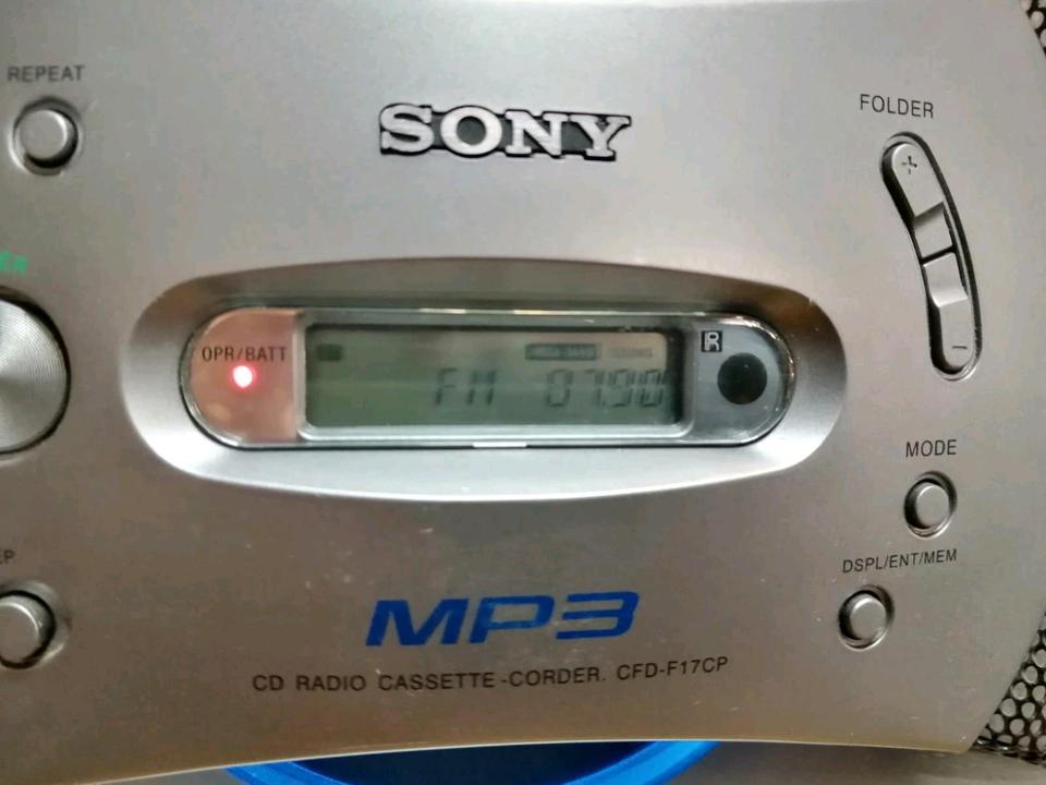 SONY CFD-F17CP, Radio-Cassetten-Recorder mit CD!!