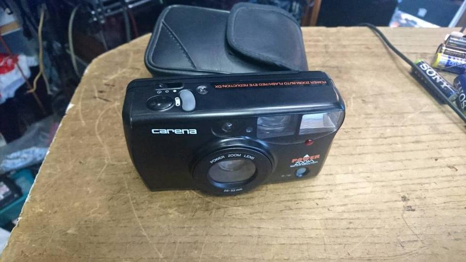 CARENA Power Zoom, Analog-Kamera mit Tasche