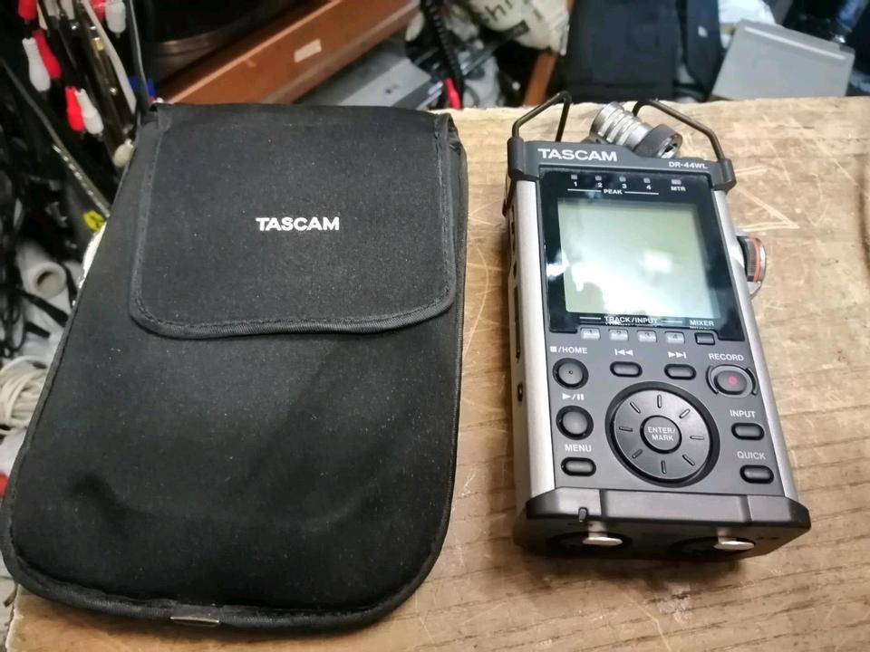 TASCAM DR-44WL, Digitales Aufnahmegerät, OHNE Speicherkarte!!