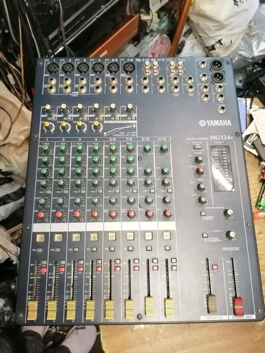 YAMAHA MG-124c, Mixer mit Original-Adapter!!!