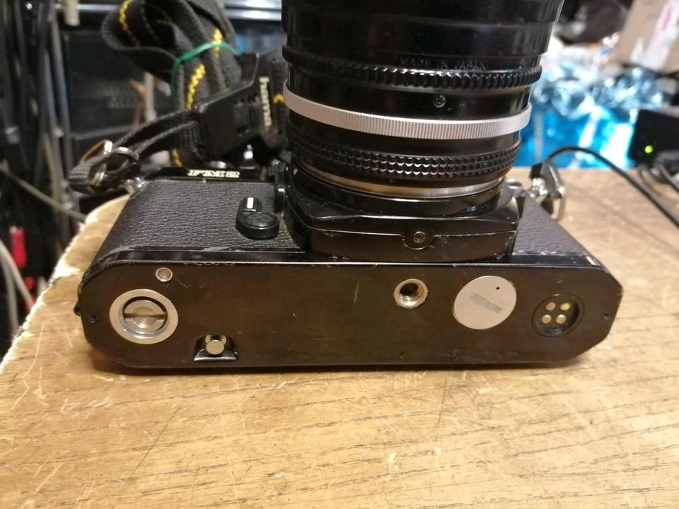 NIKON FM2 Analog-Kamera + ZOOM NIKKOR 35~200 mm Objektiv!!