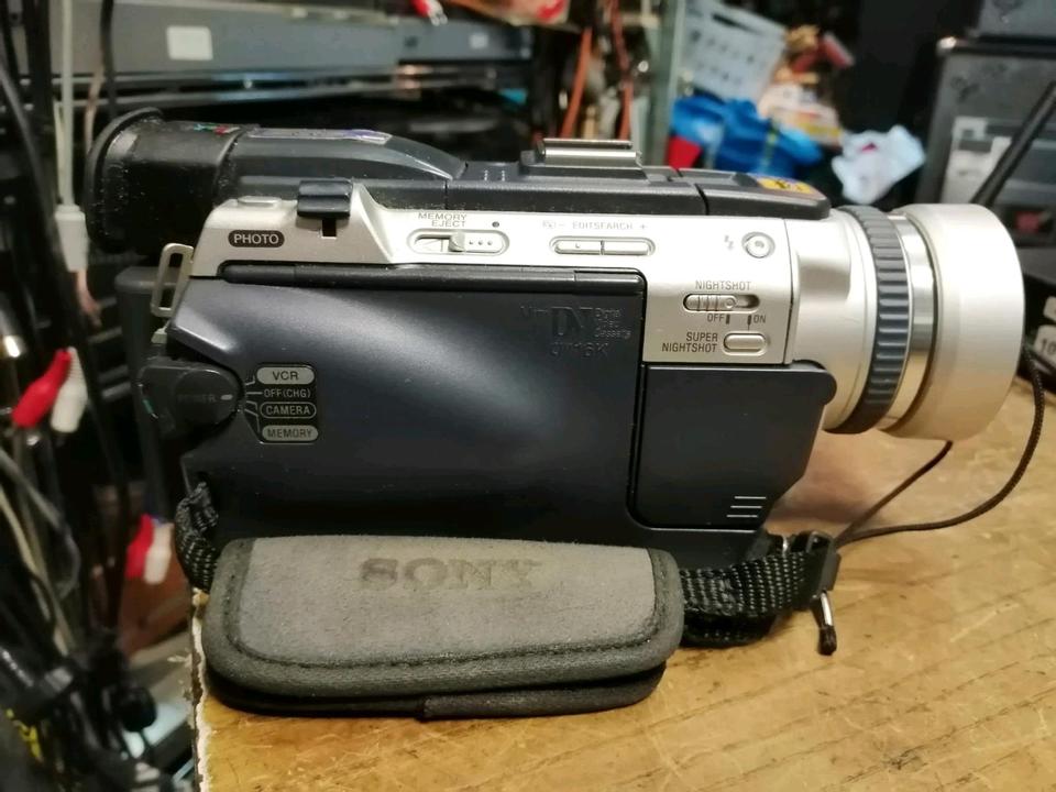 SONY DCR-TRV30E, MD-Videocamera mit Zubehör!!