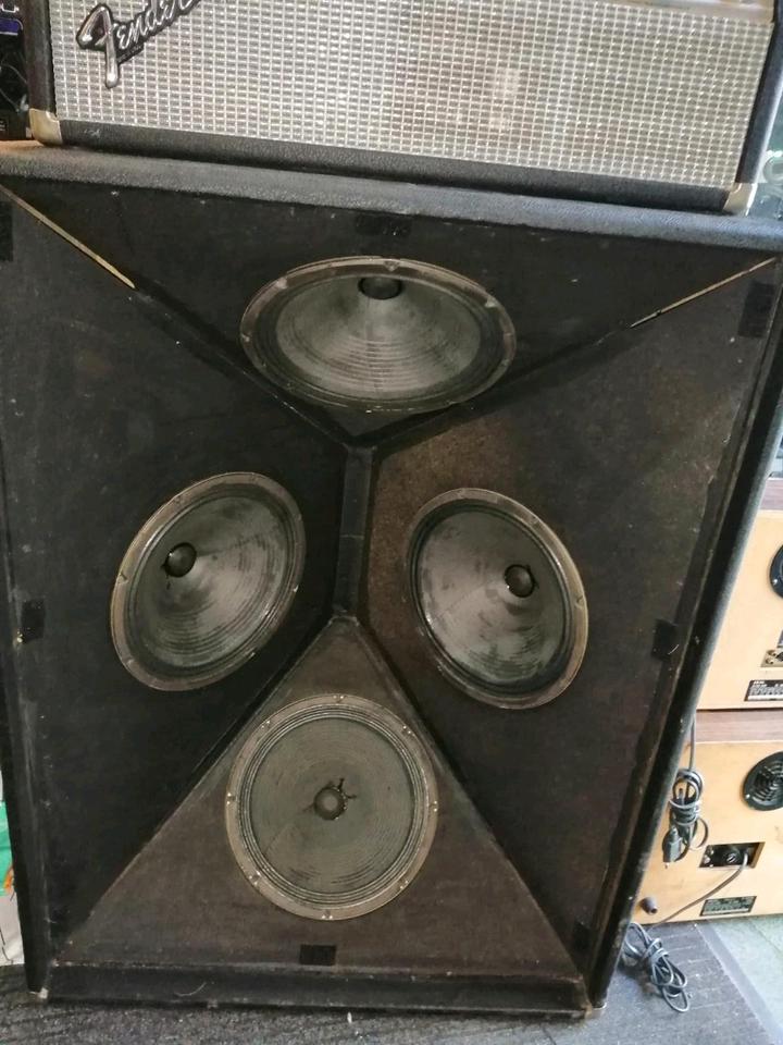 FENDER BASSMAN 135 Röhrenverstärker + BASSMAN Speaker