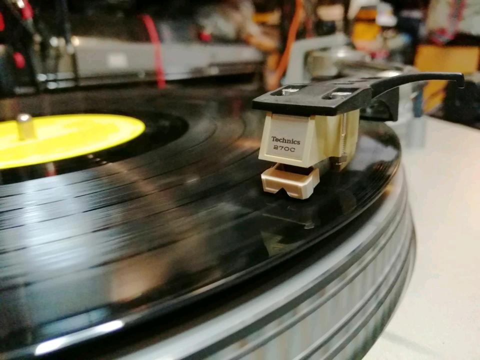 TECHNICS SL-D2 Plattenspieler, mit NEUER Nadel!!