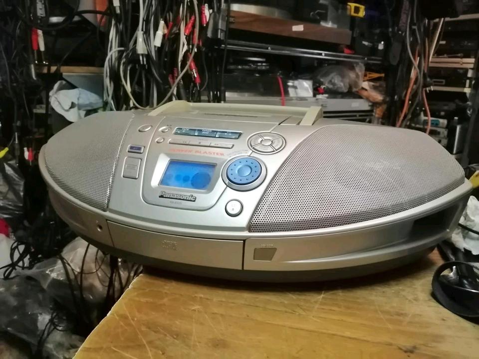 PANASONIC RX-ES25, Radio-Cassetten-Recorder mit CD, etwas DEFEKT!