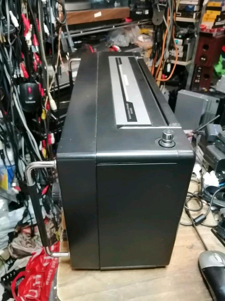 GRUNDIG 600 Professional, Radio, etwas DEFEKT!!