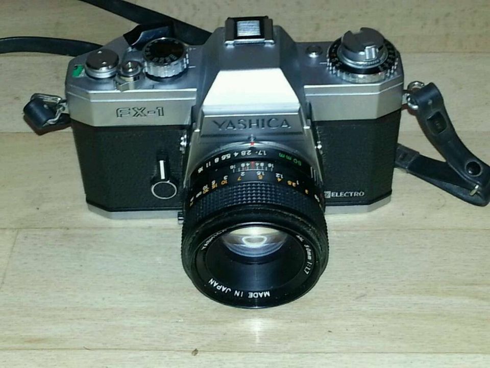 YASHICA FX-1 Camera und Objektiv YASHICA Lens ML 50 mm 1:1.7