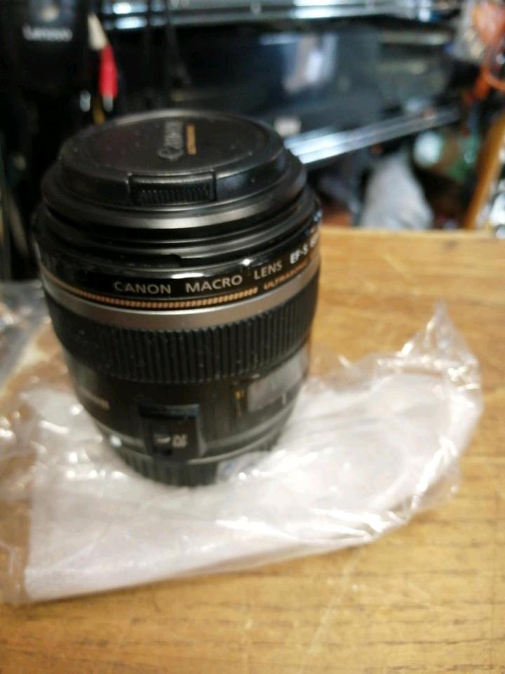 CANON EFS 60, 60 mm, f/2.8 Macro USM, Objektiv mit Original-Kart!