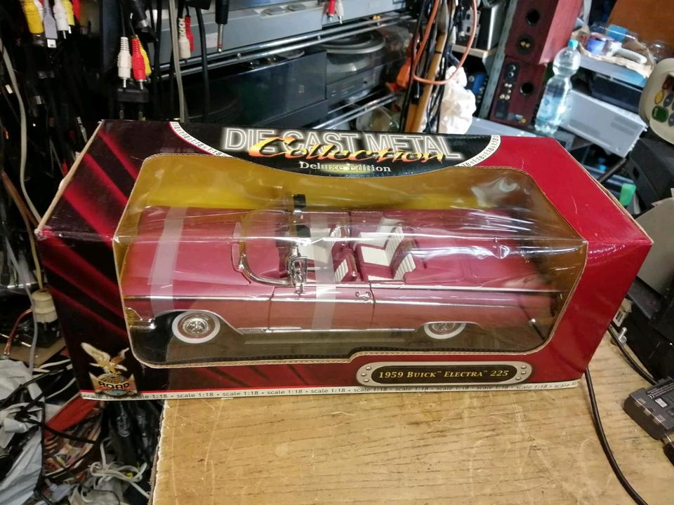 ROAD Signature 1959 BUICK ELECTRA 225 1:18, NEU & OVP!!