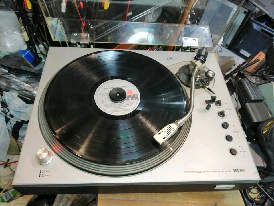 TOSHIBA SR-255, Plattenspieler mit Original-Nadelsystem!