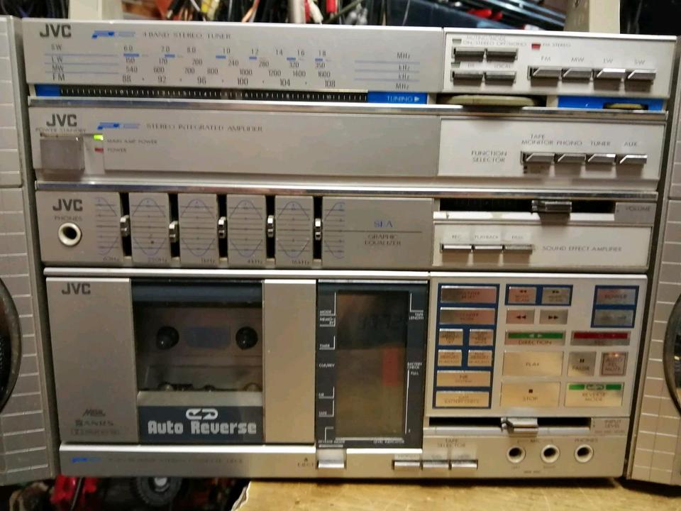JVC PC-R55LD, Radio-Cassetten-Recorder, etwas DEFEKT!!!