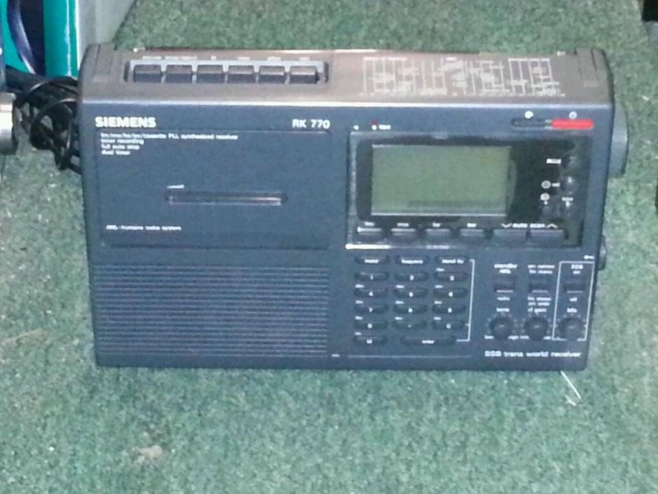 SIEMENS RK-770 G6 II; Radio-Cassetten-Recorder, etwas DEFEKT!