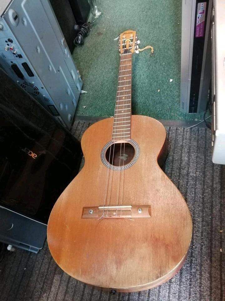 FRAMUS Amateur, Gitarre, 2 Saiten fehlen!