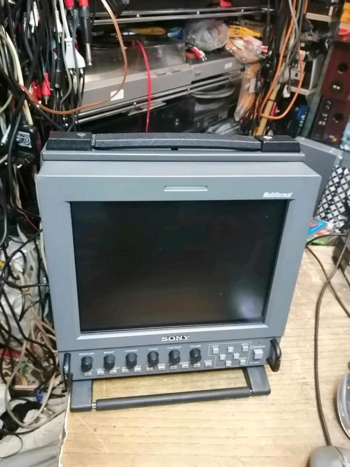 SONY LMD-9050, LCD-Monitor mit Adapter!!